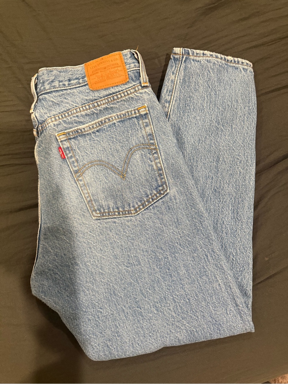 Levi's Medium Wash Blue Women's Straight Leg Jeans